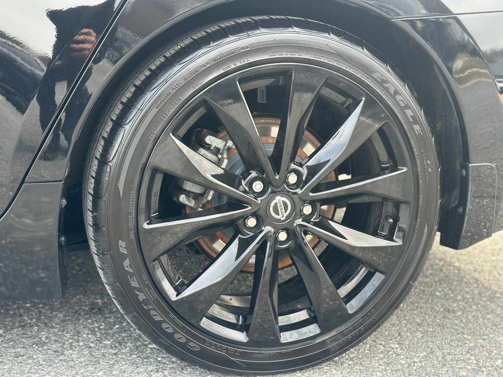 2022 Nissan Maxima SR