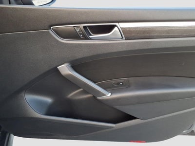 2018 Volkswagen Passat 2.0T SE