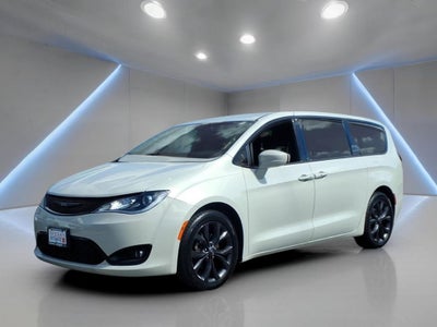 2020 Chrysler Pacifica Touring
