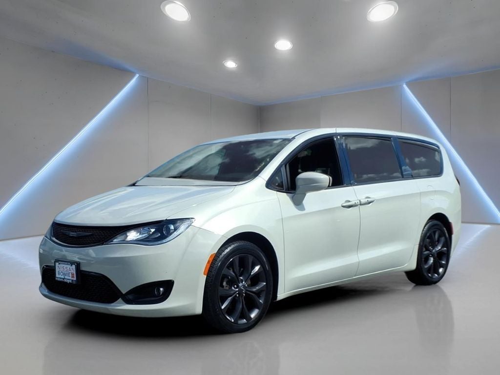 2020 Chrysler Pacifica Touring