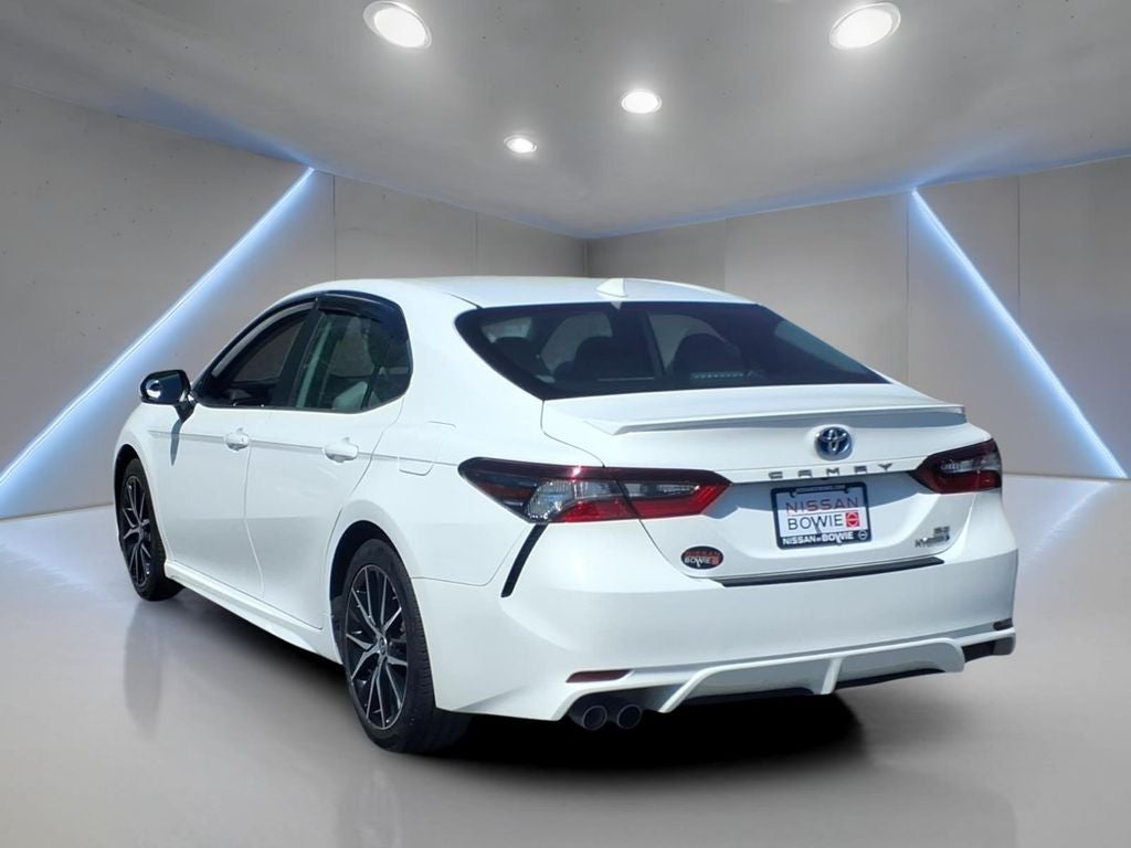 2022 Toyota Camry Hybrid SE