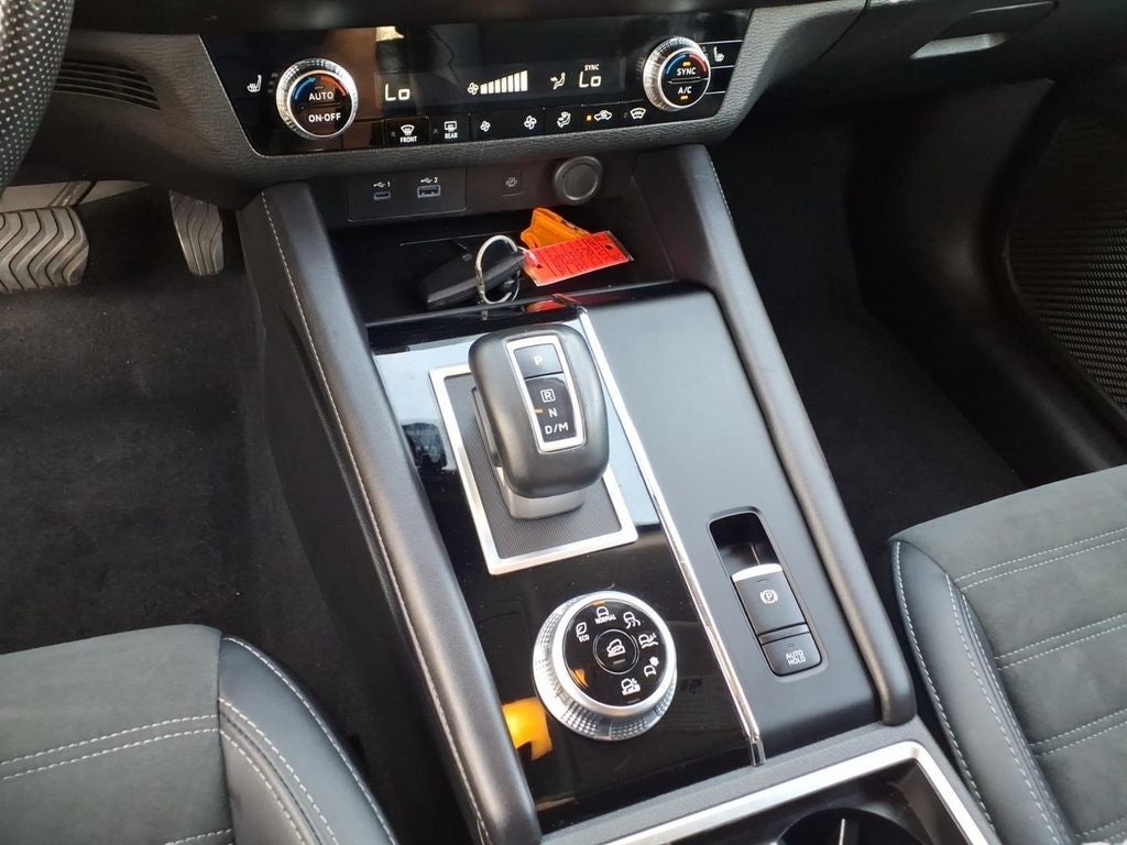 2024 Mitsubishi Outlander SE
