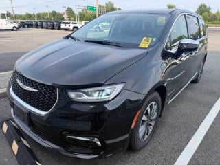 2023 Chrysler Pacifica Hybrid Limited
