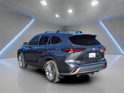2022 Toyota Highlander Platinum