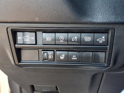 2022 Toyota Tundra 4WD SR5