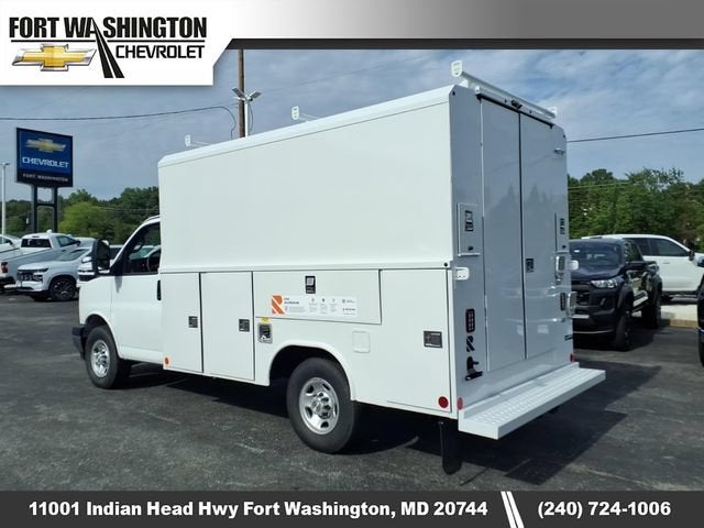 2026 Chevrolet Express Cutaway 3500 1WT