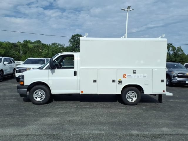 2026 Chevrolet Express Cutaway 3500 1WT