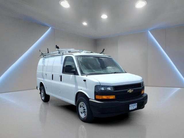 2022 Chevrolet Express 2500 Work Van HD's photo