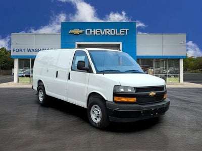 2025 Chevrolet Express Cargo WT