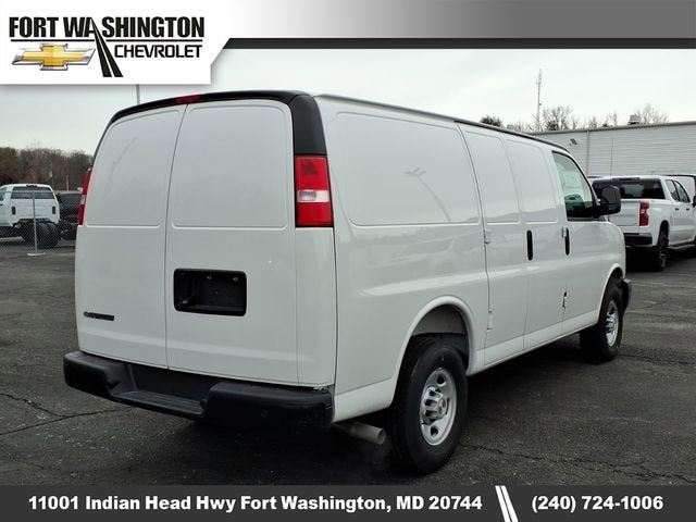 2025 Chevrolet Express Cargo WT