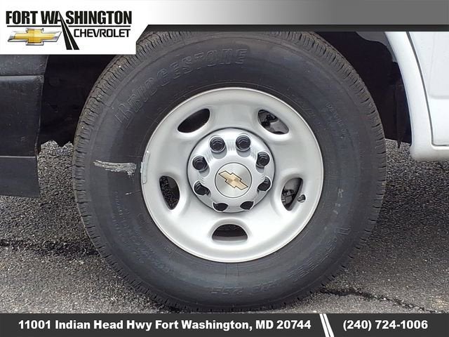 2025 Chevrolet Express Cargo WT