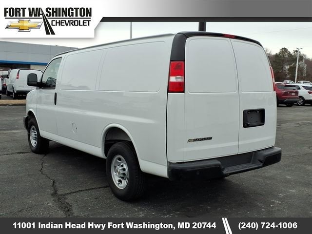 2025 Chevrolet Express Cargo WT