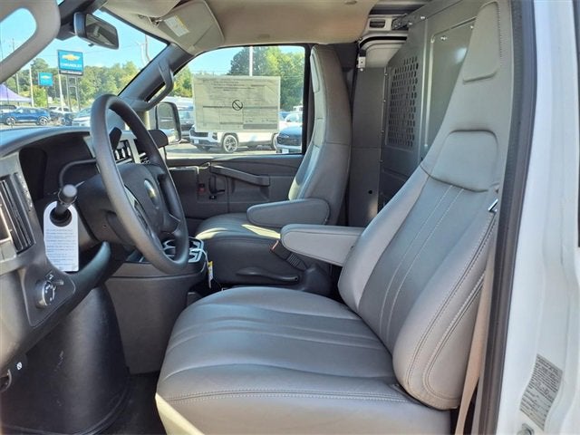 2025 Chevrolet Express Cargo 3500 WT