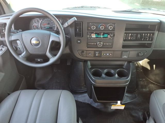 2026 Chevrolet Express Cutaway 3500 1WT