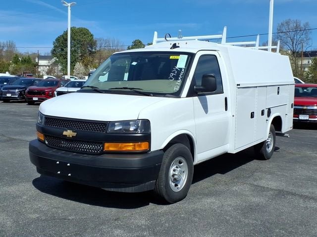 2025 Chevrolet Express Cutaway 3500 1WT