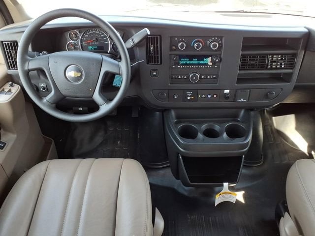 2025 Chevrolet Express Cutaway 3500 1WT
