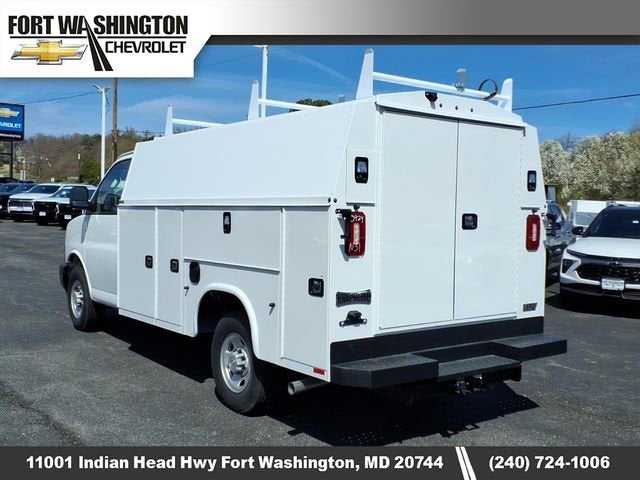 2025 Chevrolet Express Cutaway 3500 1WT