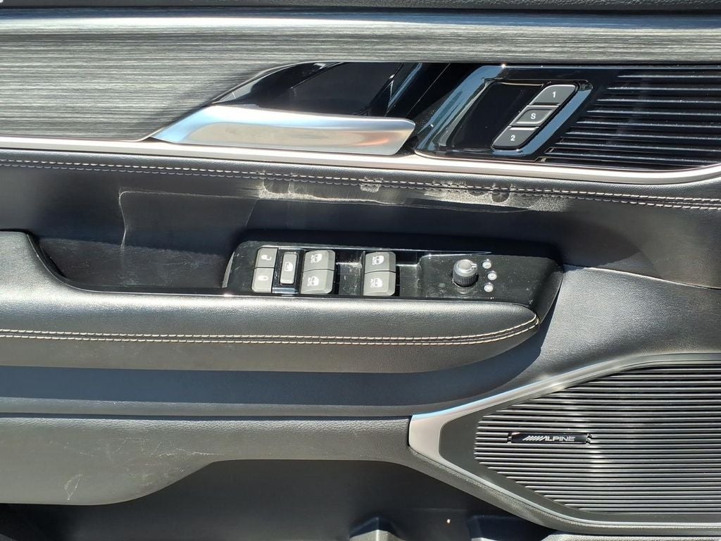 2024 Jeep Wagoneer L Series III