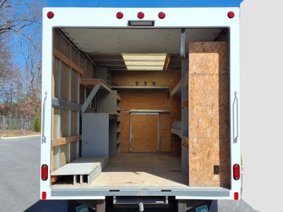 2022 Ford E-350SD Base Cutaway