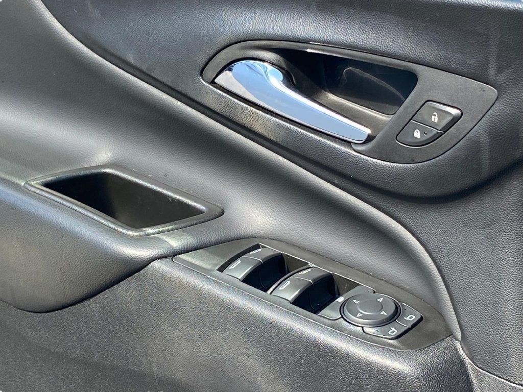 2022 Chevrolet Equinox LT w/ Power Sunroof