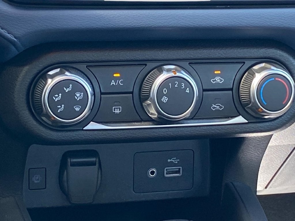 2024 Nissan Versa 1.6 SV