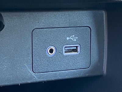 2024 Nissan Versa 1.6 SV w/Apple CarPlay
