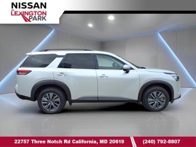 2024 Nissan Pathfinder SV