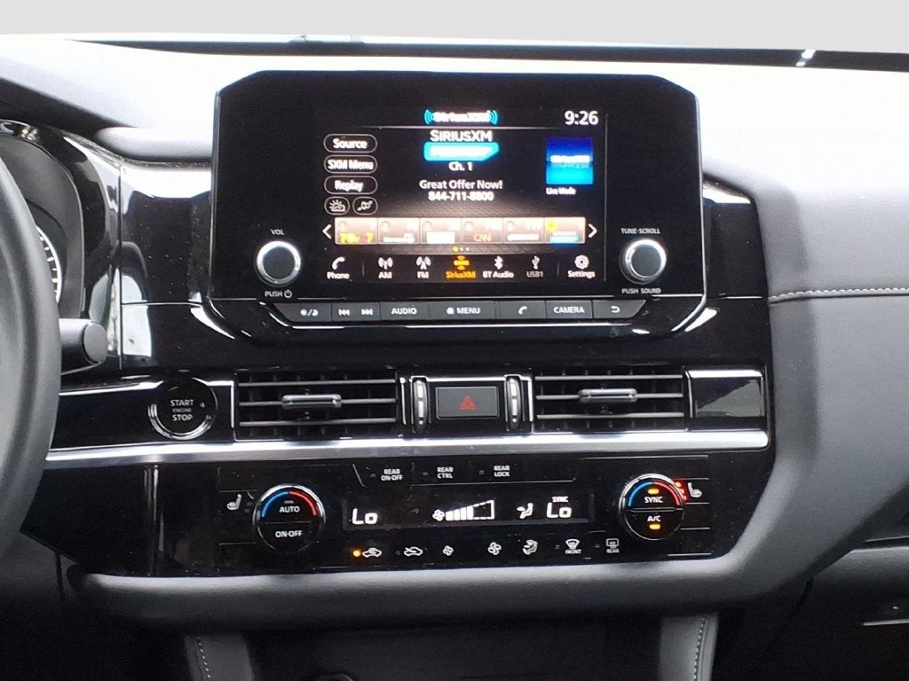 2025 Nissan Pathfinder SV