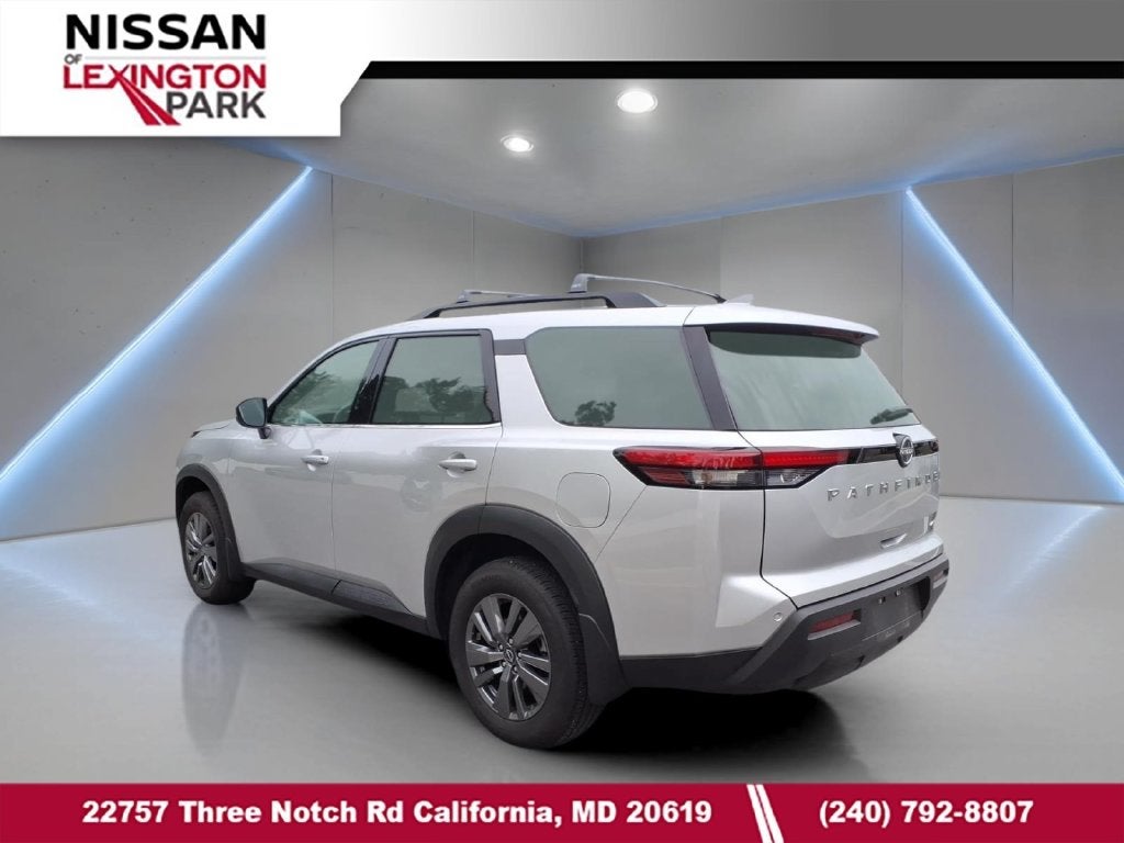 2025 Nissan Pathfinder SV
