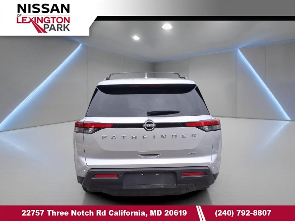 2025 Nissan Pathfinder SV