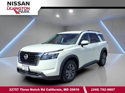 2024 Nissan Pathfinder SV